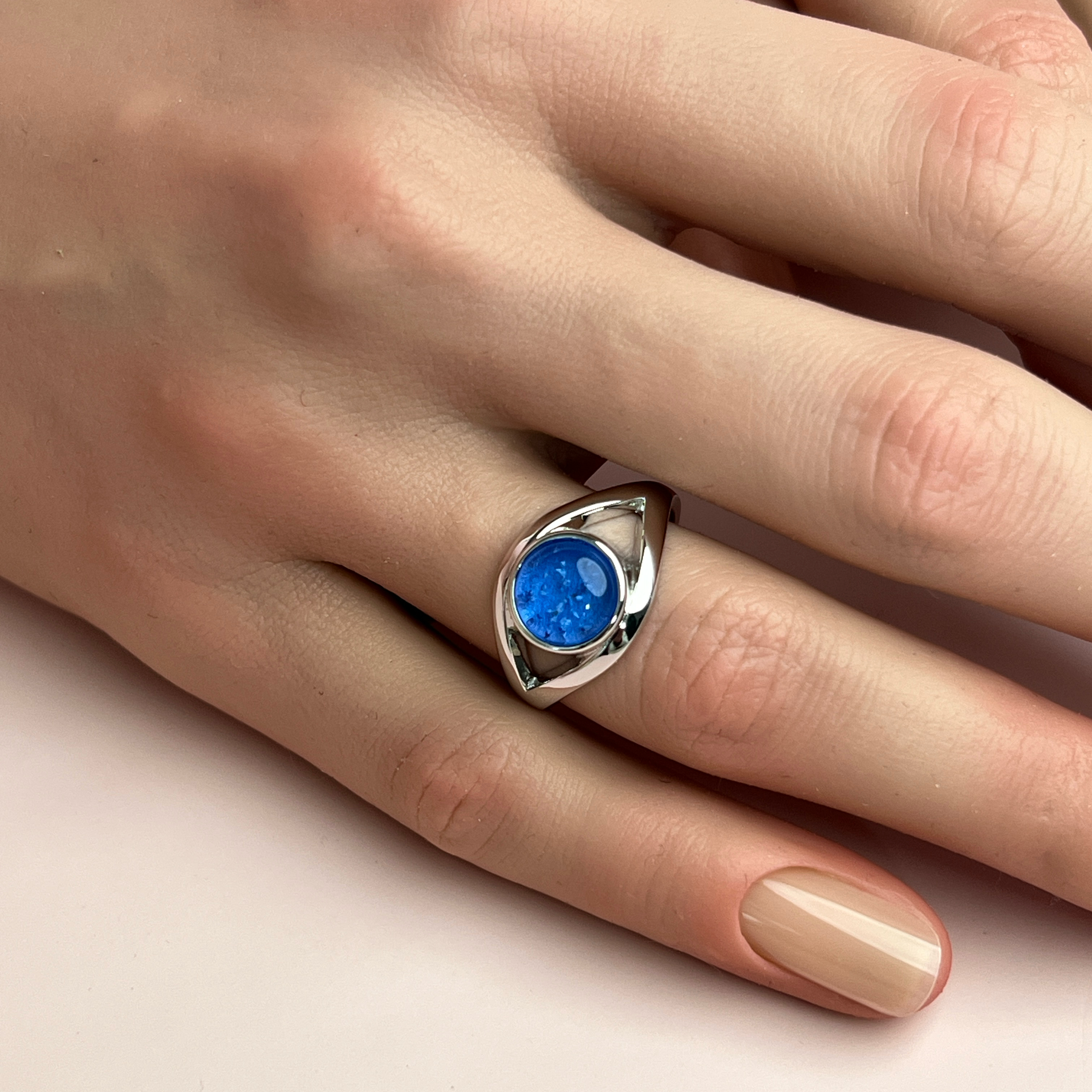 Momento Classic Ring - Side View