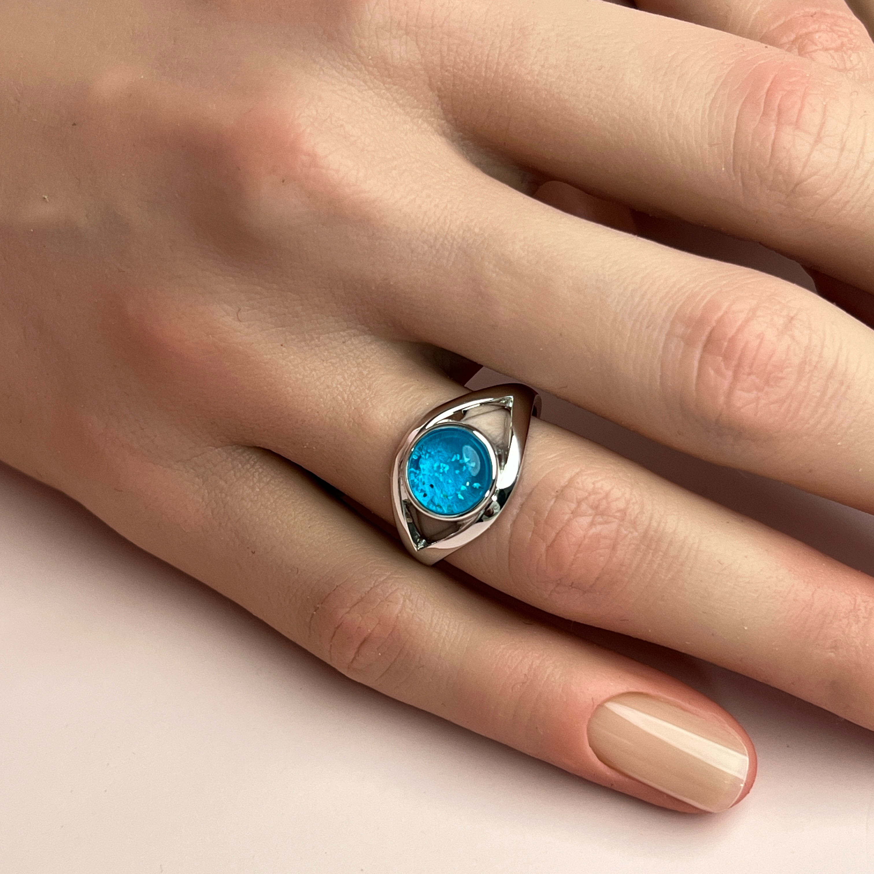 Momento Classic Ring - Side View