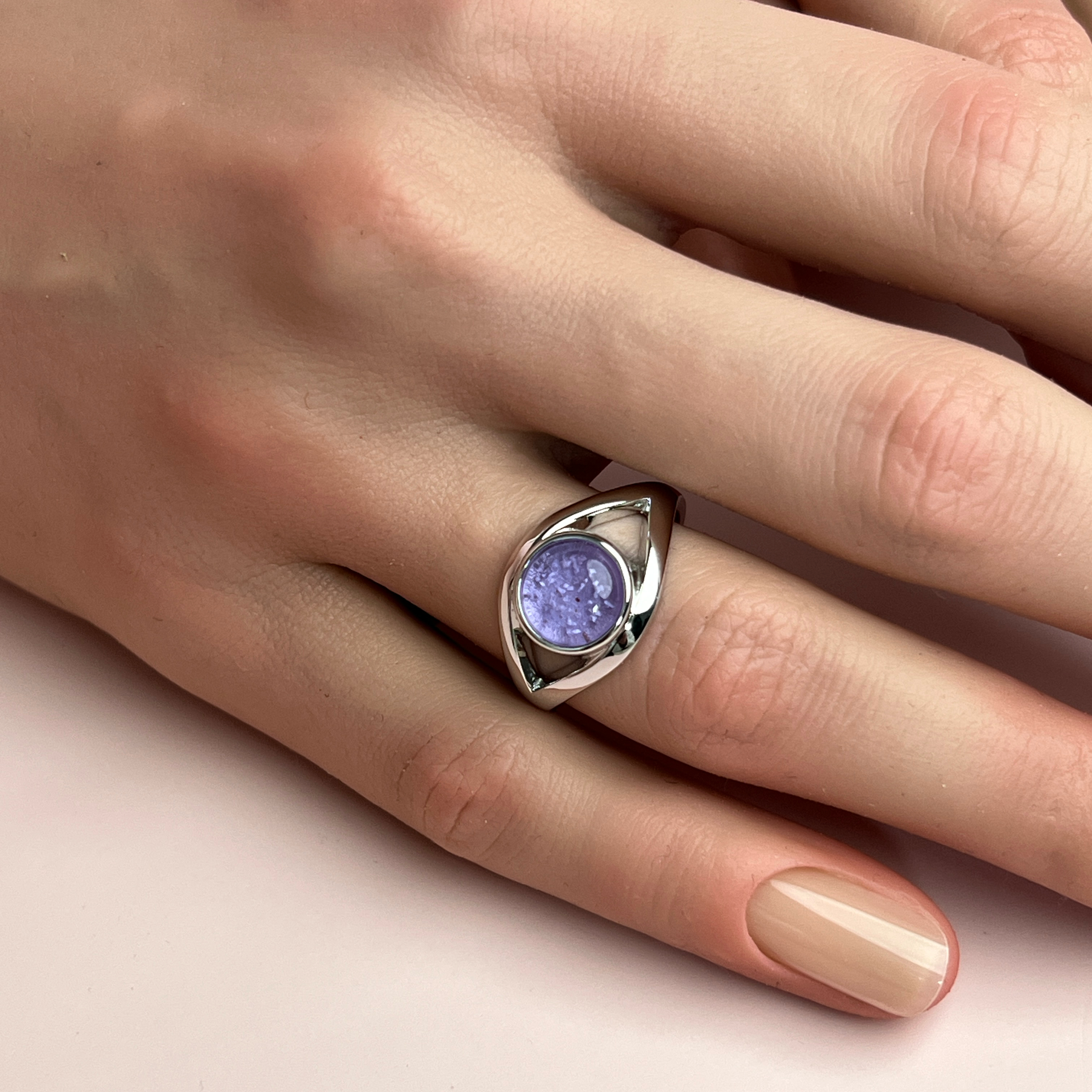 Momento Classic Ring - Side View