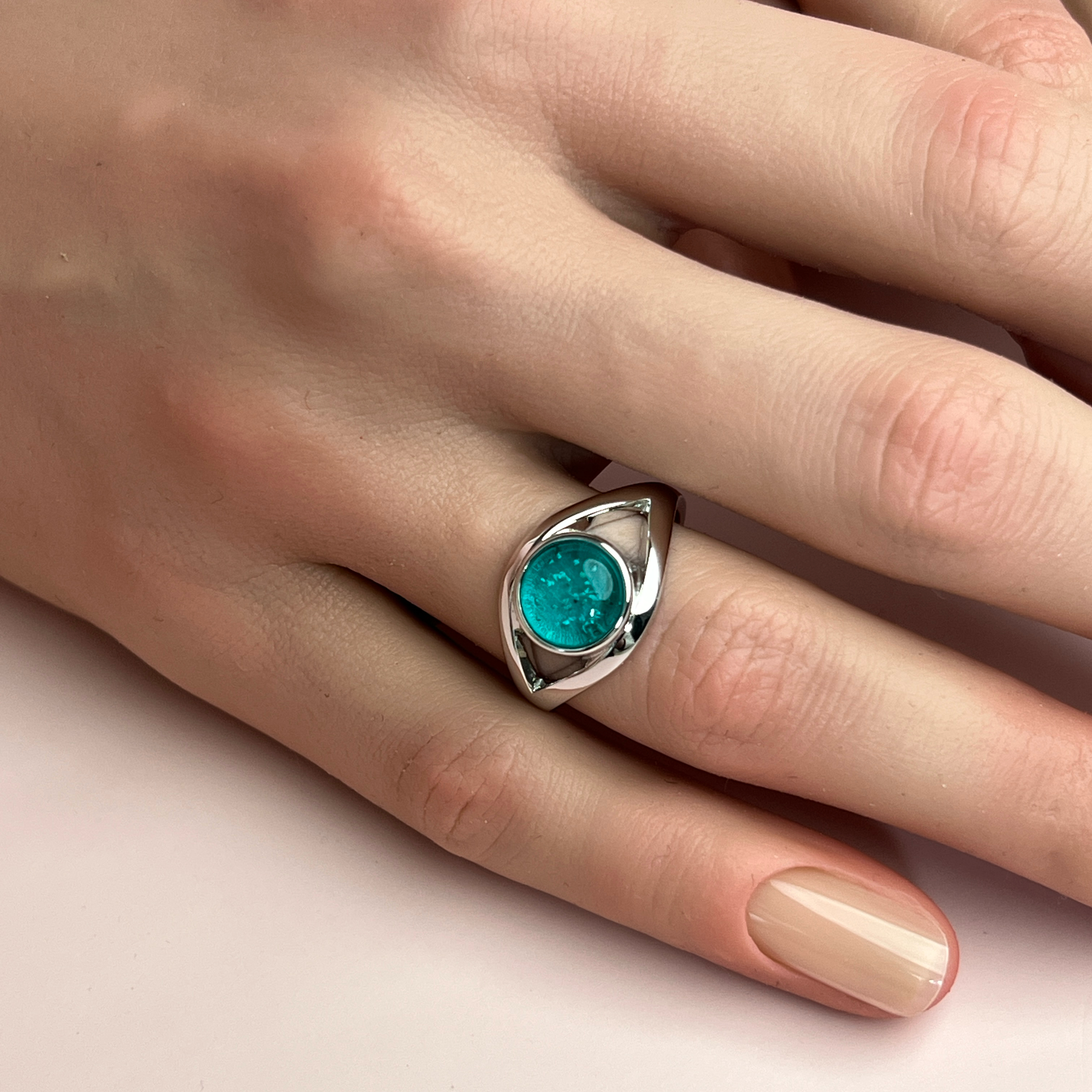 Momento Classic Ring - Side View