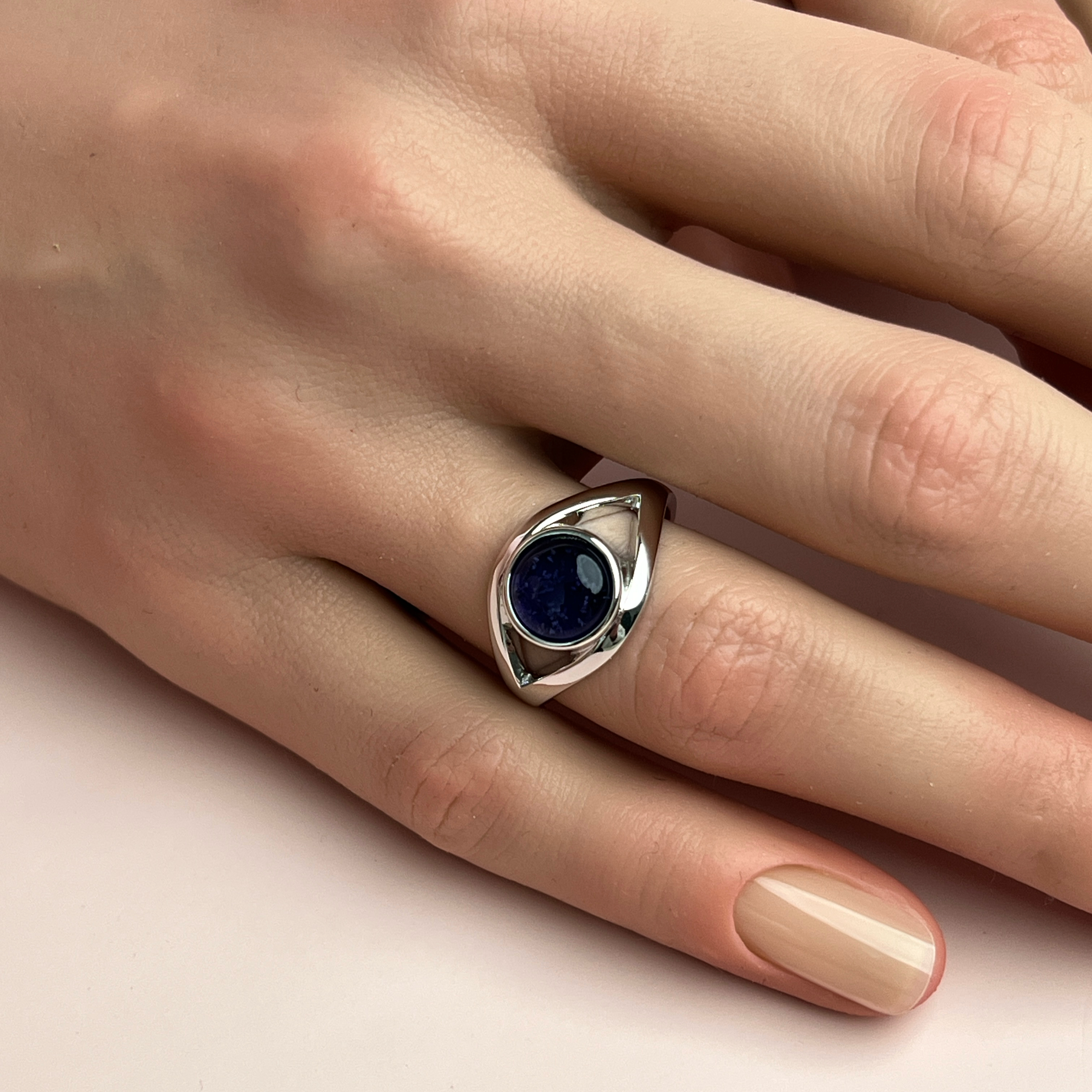 Momento Classic Ring - Side View