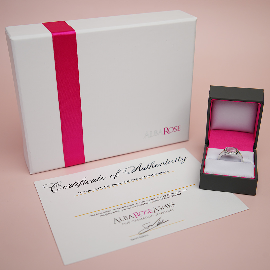 Proud Paw Ashes Pendant - Packaging